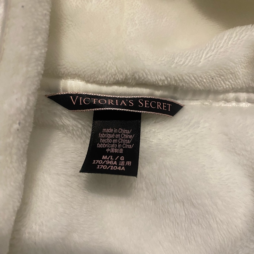 victoria secret robe - Picture 3 of 3